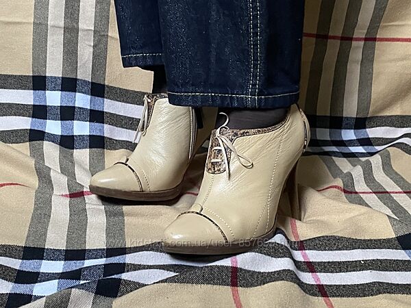 Продаю шкіряні ботільйони якісні модні розпродаж. Розмір 36, устілка 23.