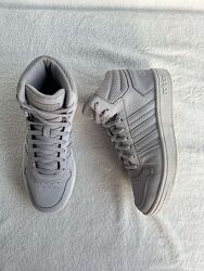 Кросівки хайтопи фірми adidas 38,5 розміру за устілкою 24,5 см.