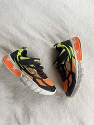 Кросівки фірми skechers 36 розміру по устілці 23,5 см.