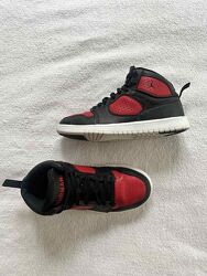 Кросівки фірми jordan 34 розміру за устілкою 22 см.