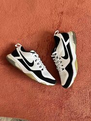Кросівки фірми nike 36 розміру за устілкою 23 см.
