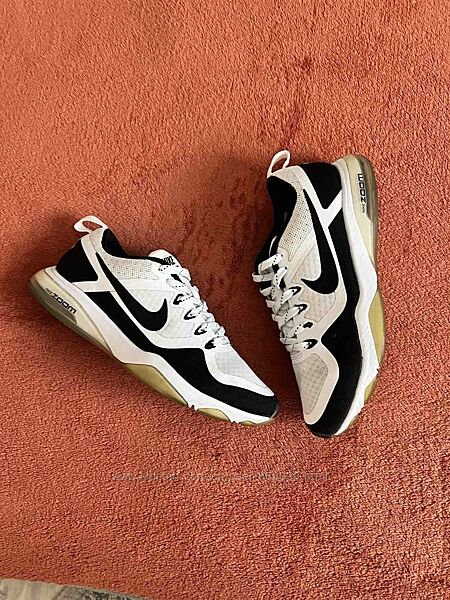 Кросівки фірми nike 36 розміру за устілкою 23 см.