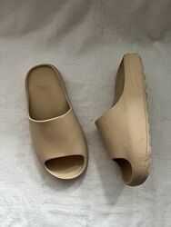 Шльопанці adidas yeezy slide 44 розміру по устілці 28 см.