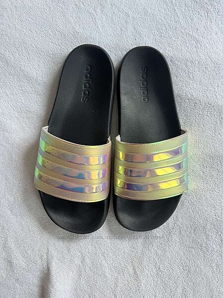Шльопанці фірми Adidas 43 розміру по устілці від краю до краю 28 см.