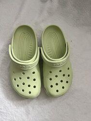 Крутые кроксы фирмы crocs размер j 6 наш 39 о стельке 25,5 см.