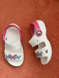 Босоножки фирмы Crocs размер C10 наш 27 внутри вся стелька 17 см.