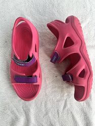 Сандалии фирмы crocs размер c13 наш 31 внутри вся стелька 20 см.