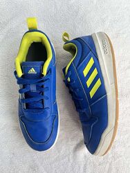 Кроссовки фирмы adidas 37,5 размера по стельке 24 см.