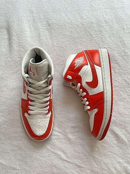 Кроссовки хайтопы фирмы jordan 39 размера по стельке 25 см.