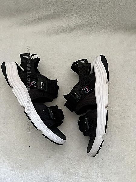 Босоніжки фірми New Balance 38,5 розмір по устілці від краю до краю 24,5 см