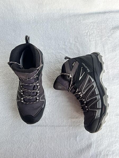 Ботінки фірми Salomon 39,5 розміру по устілці 25,3 см.