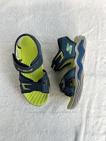 Босоніжки фірми skechers 32 розміру по устілці 21 см.