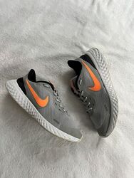 Кросівки фірми nike 39 розміру за устілкою 25,5 см.
