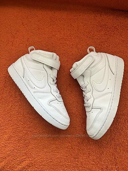 Кросівки хайтопи фірми nike 35 розміру по устілці 23 см.