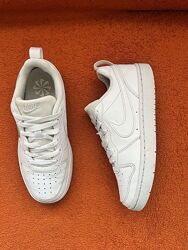 Кросівки фірми nike 36 розміру за устілкою 23,5 см.