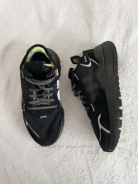  Кроссовки фирмы Adidas 36 размера по стельке 23 см. 