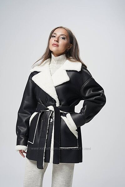 Дублянка жіноча з поясом подовжена чорна