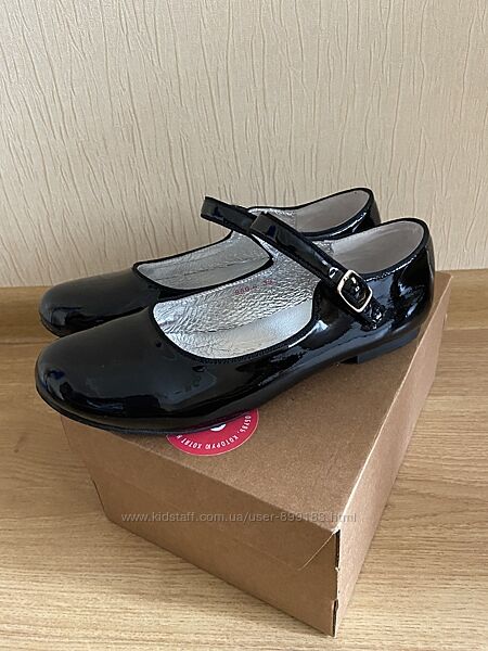 Туфлі лаковані шкіряні evie shoes 35 р.
