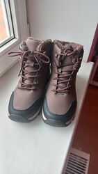 Новые зимние ботинки