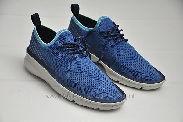 Clarks. Оригинал. Летние легкие кроссовки. р. 41 на стопу 26 - 26,5 см.