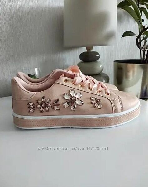 Жіночі кросівки. кросівки для жінок. кросівки для підлітка.