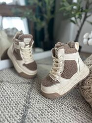 Зимові черевики для дівчинки від Clibee