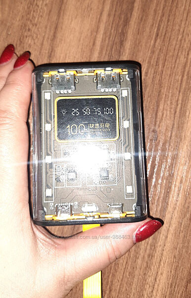 Павербанк 9000mA з LED-дисплеєм 8 діодів. USB-A, in Type-C, MicroUSB.