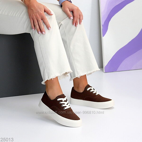 Молодіжні замшеві кеди крипери колір шоколад на білій платформі 4 кольори