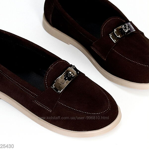 Зручні повсякденні замшеві шоколадні лофери стильний декор/ чорні