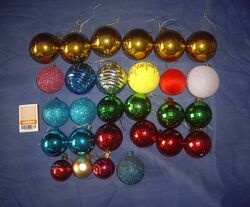 Мини-игрушки для небольшой елочки