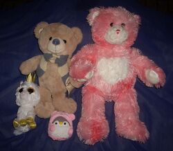 Мякі іграшки різні