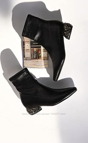 Черевики жіночі