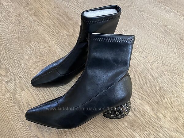 Черевики жіночі