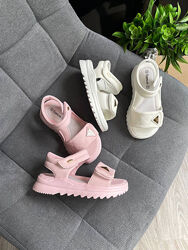  Стильна модель босоніжок від Tom. m рожеві білі