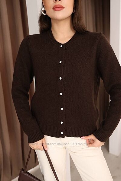 Базовий кардиган у стилі Old Money