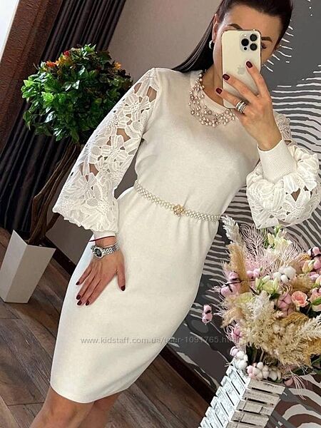 Сукня з ажурним рукавом
