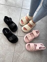 Неймовірні босоніжки для дівчат