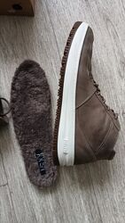 Зимові  кросівки 