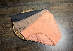 Трусики жіночі котонові 3шт від c&a розмір М.