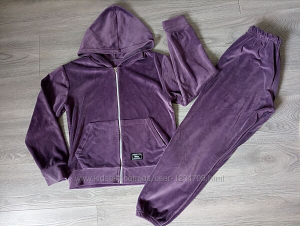 Велюровий костюм на 8-10р. 