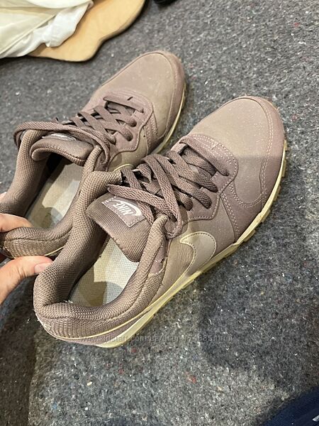 Кроссовки Nike