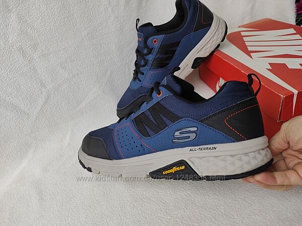 Кроссовки Skechers р. 46 стелька 30 см. Демисезонные, непромокаемые. 