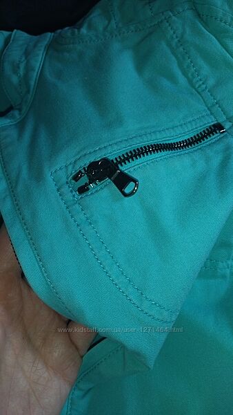 Легенька вітровка. котон