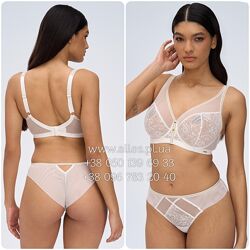 #4: Alles Chiara M Gold