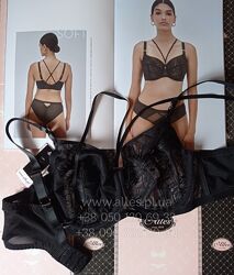 #8: Alles Chiara M Black