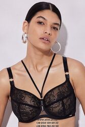 #2: Alles Chiara M Black