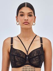 #1: Alles Chiara M Black