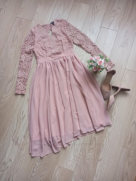 Святкова пишна сукня з мереживом, М