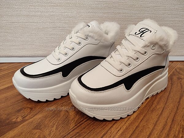 Кросівки жіночі зимові шкіряні білі з чорним