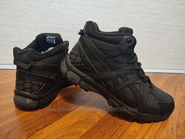 Кросівки чоловічі Asics Gel-Kahana 8 шкіра кордура хутро зимові чорні 